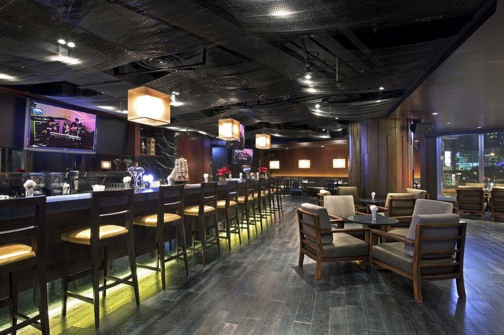 Nina Hotel Tsuen Wan West Hongkong Zewnętrze zdjęcie The interior of a bar