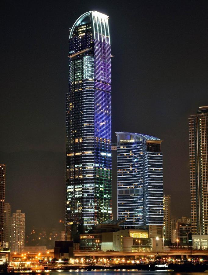 Nina Hotel Tsuen Wan West Hongkong Zewnętrze zdjęcie The Empire at night