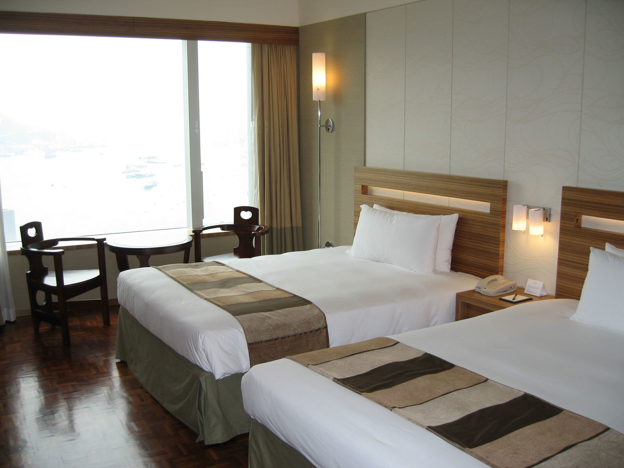 Nina Hotel Tsuen Wan West Hongkong Pokój zdjęcie A room at the hotel